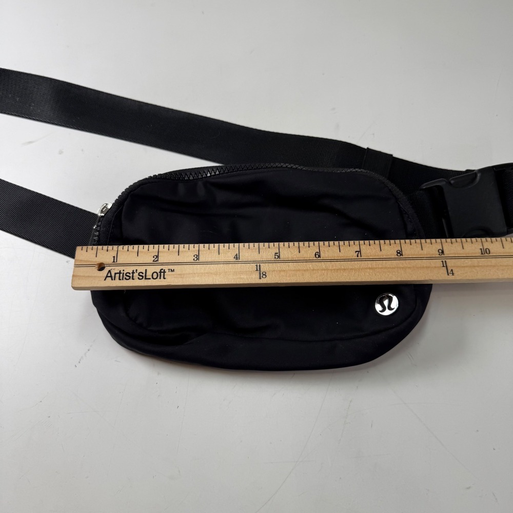 Lululemon Black Travel Crossbody Belt Bag One Size - Picture 8 of 10